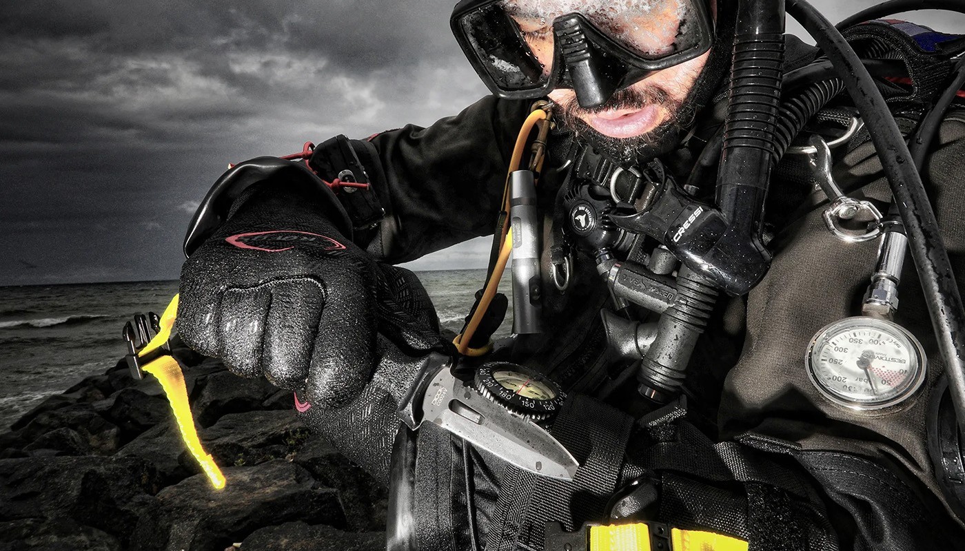 Water: professional yachting, diving, and fishing knives | Extrema Ratio